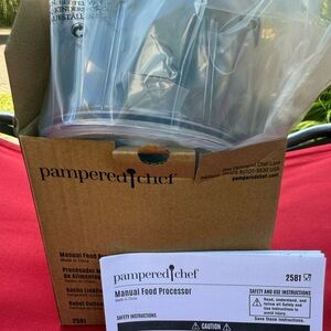 Pampered Chef  Manual Food Processor. NWT